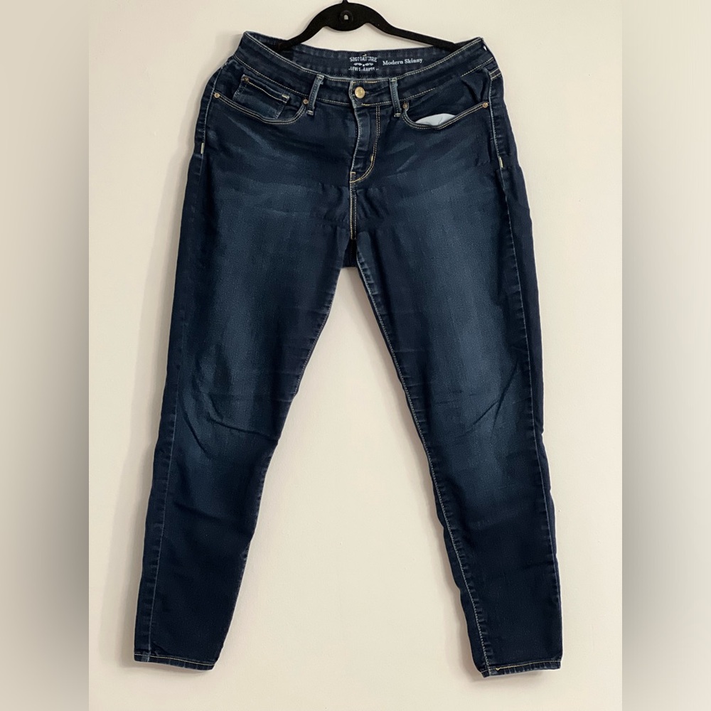 5/$15 Signature by Levi Strauss. Modern Skinny.